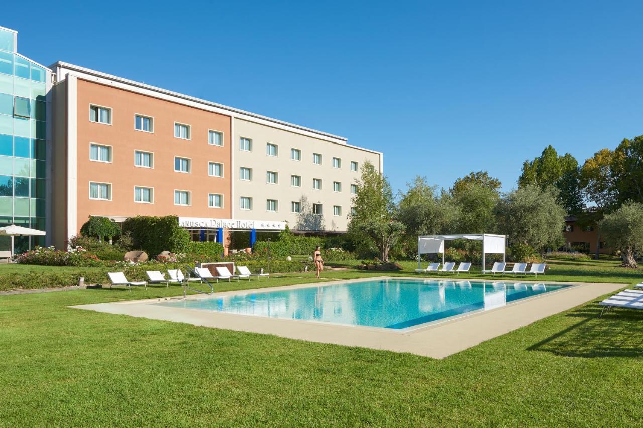קסטל סן פייטרו טרמה Anusca Palace Hotel מראה חיצוני תמונה