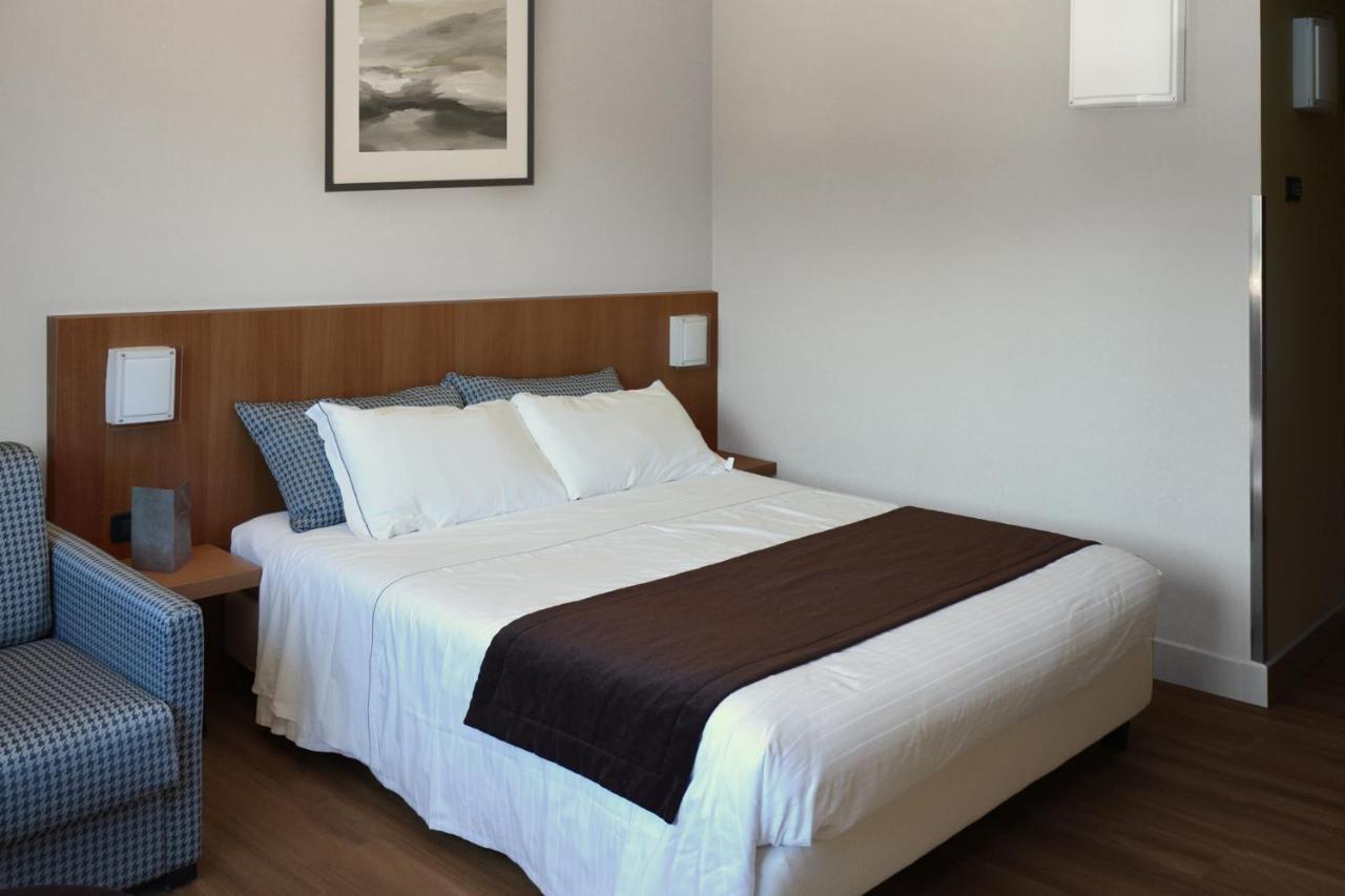 קסטל סן פייטרו טרמה Anusca Palace Hotel מראה חיצוני תמונה