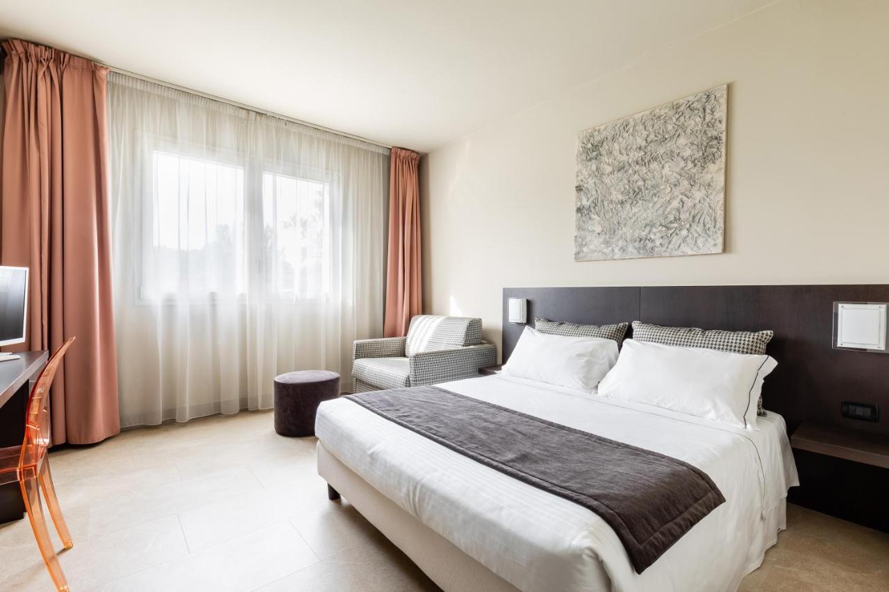 קסטל סן פייטרו טרמה Anusca Palace Hotel מראה חיצוני תמונה