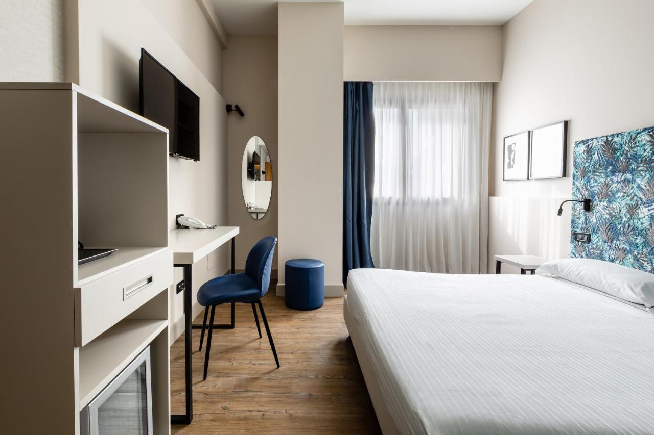 קסטל סן פייטרו טרמה Anusca Palace Hotel מראה חיצוני תמונה