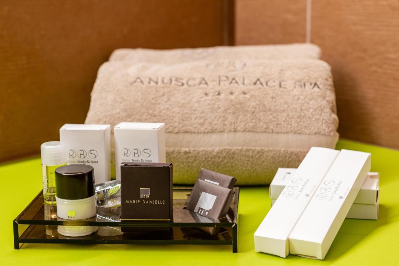 קסטל סן פייטרו טרמה Anusca Palace Hotel מראה חיצוני תמונה