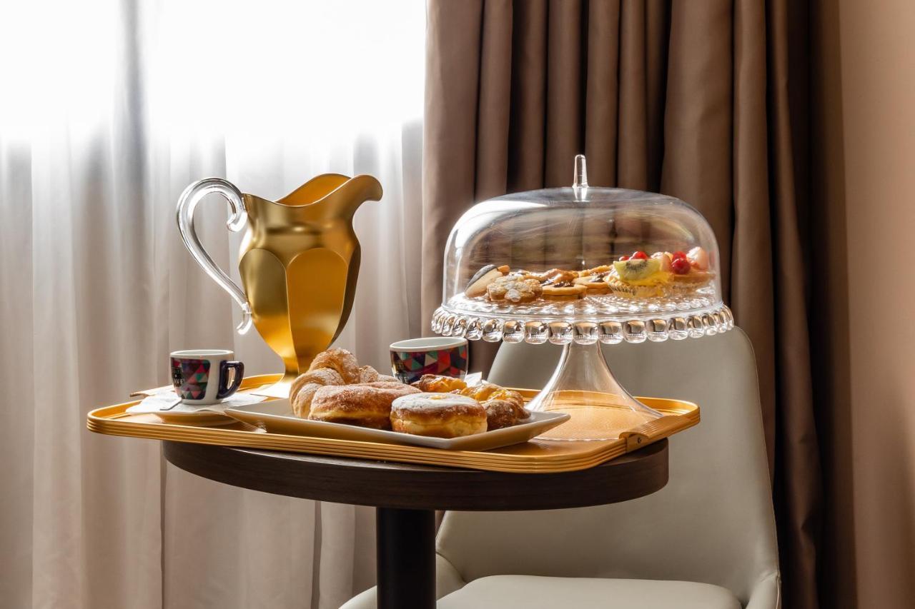 קסטל סן פייטרו טרמה Anusca Palace Hotel מראה חיצוני תמונה