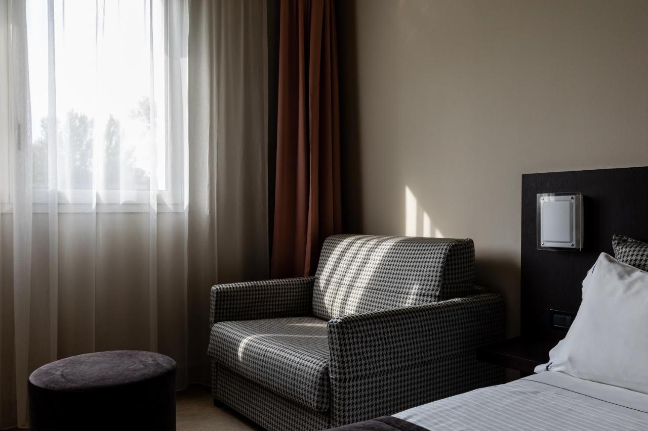 קסטל סן פייטרו טרמה Anusca Palace Hotel מראה חיצוני תמונה
