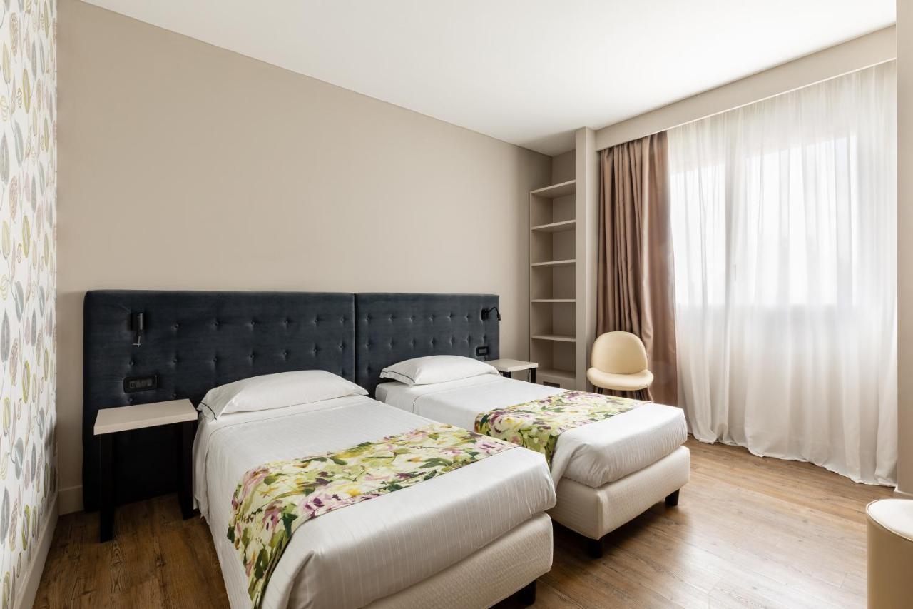 קסטל סן פייטרו טרמה Anusca Palace Hotel מראה חיצוני תמונה