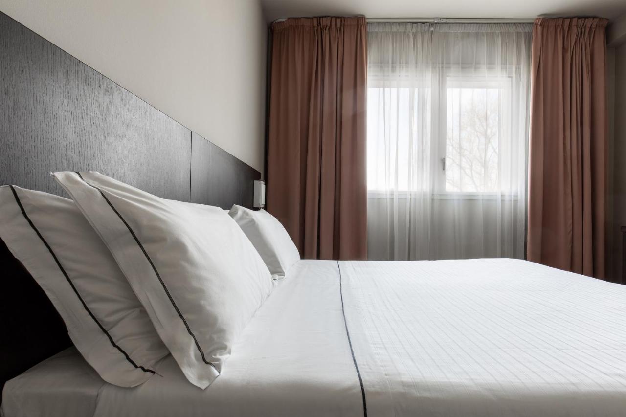 קסטל סן פייטרו טרמה Anusca Palace Hotel מראה חיצוני תמונה