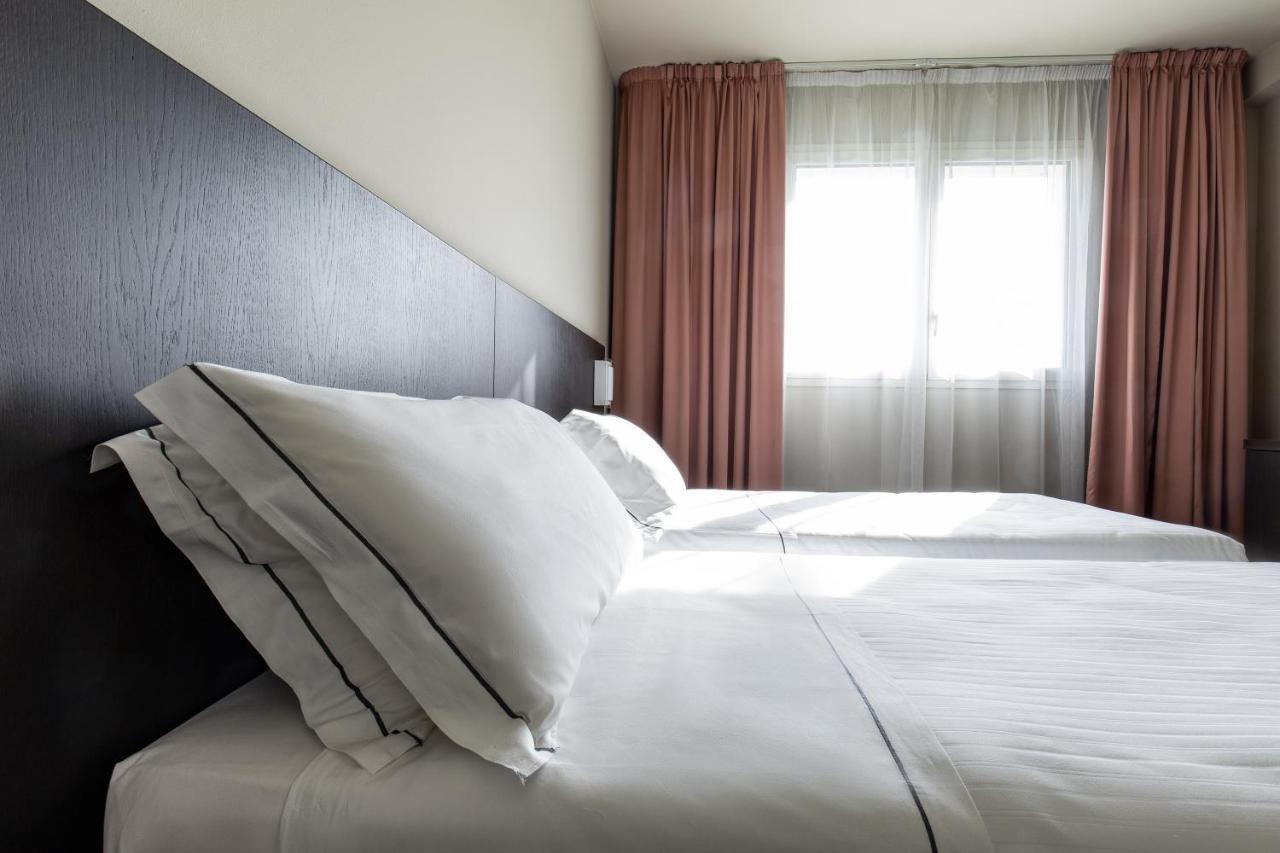 קסטל סן פייטרו טרמה Anusca Palace Hotel מראה חיצוני תמונה
