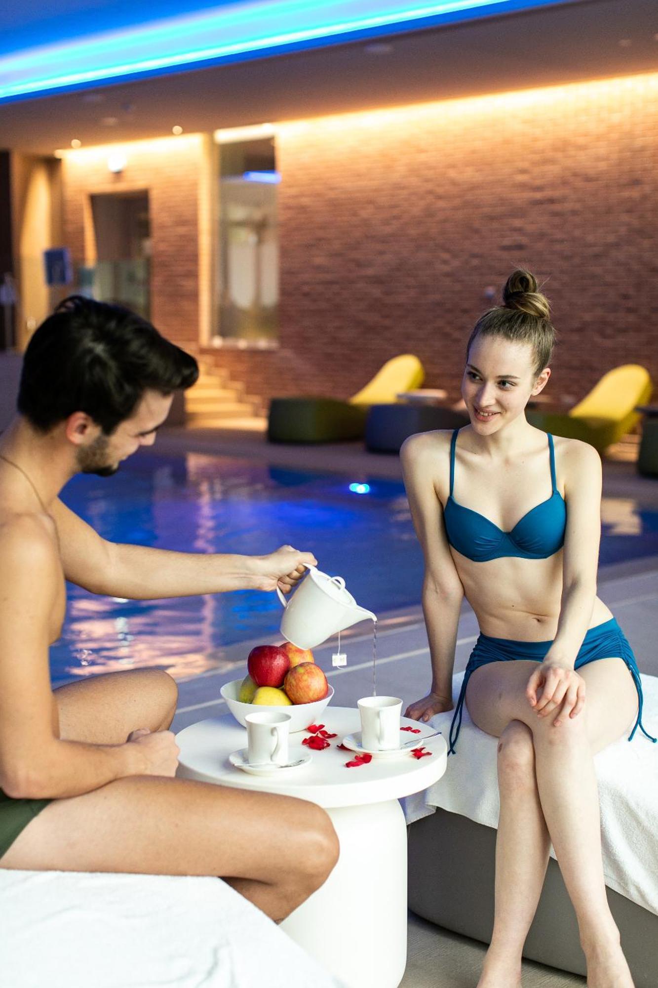 קסטל סן פייטרו טרמה Anusca Palace Hotel מראה חיצוני תמונה