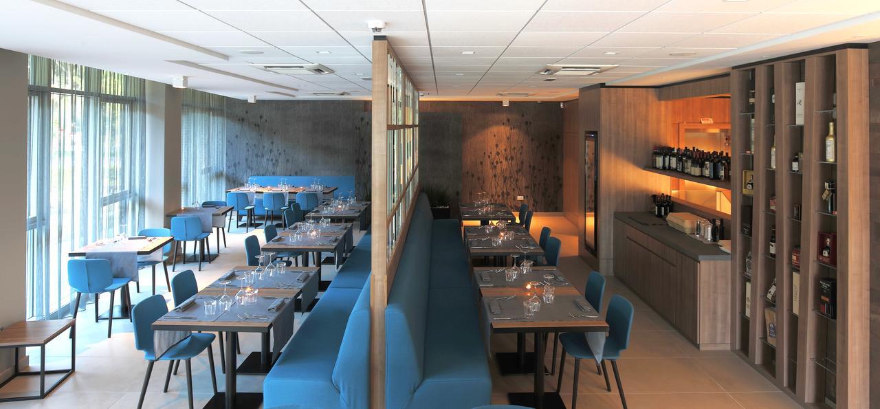 קסטל סן פייטרו טרמה Anusca Palace Hotel מראה חיצוני תמונה