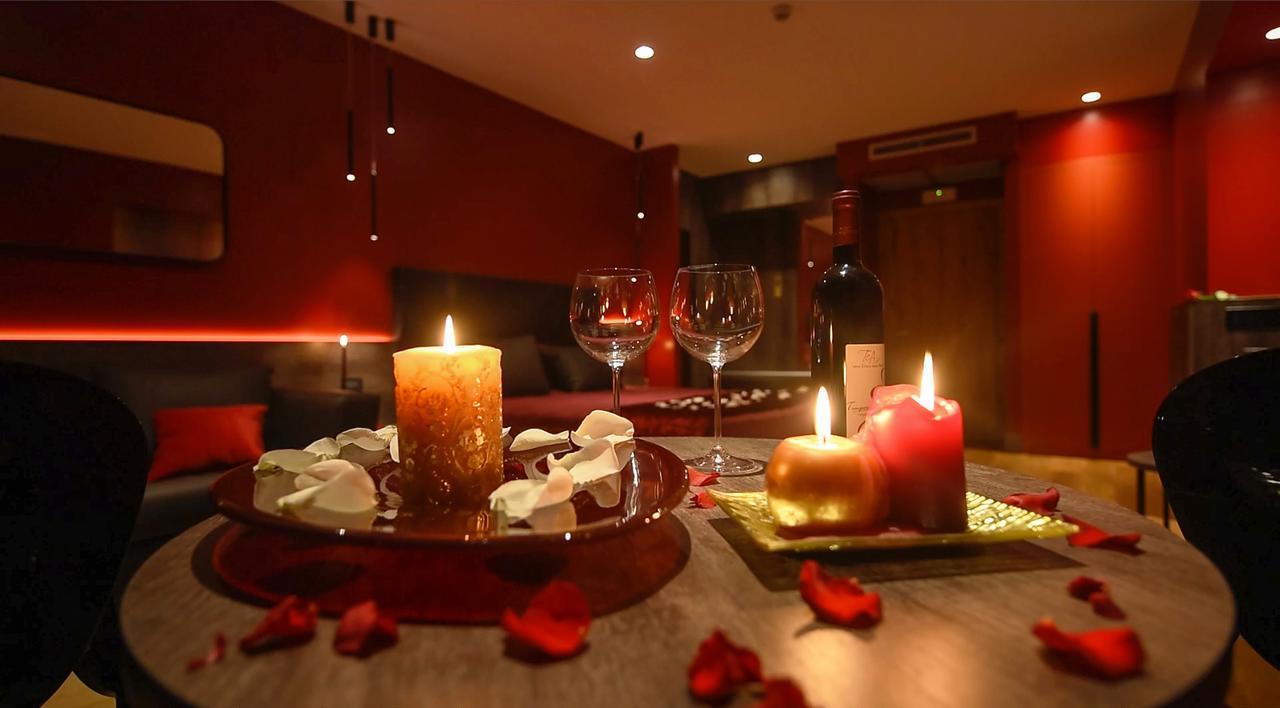 קסטל סן פייטרו טרמה Anusca Palace Hotel מראה חיצוני תמונה